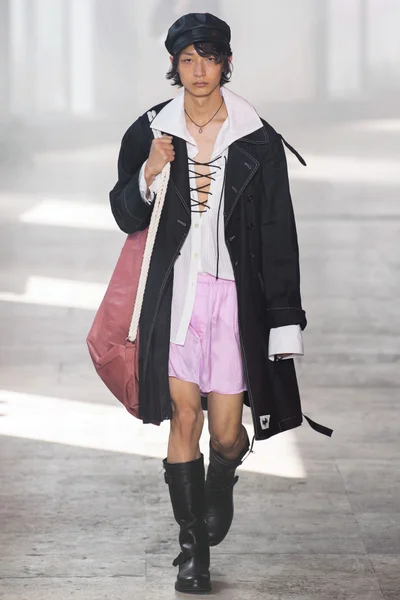 Look 19